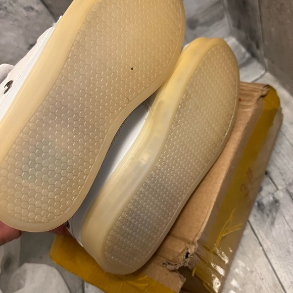 New kids light up shoes size 6 - Picture 4 of 9